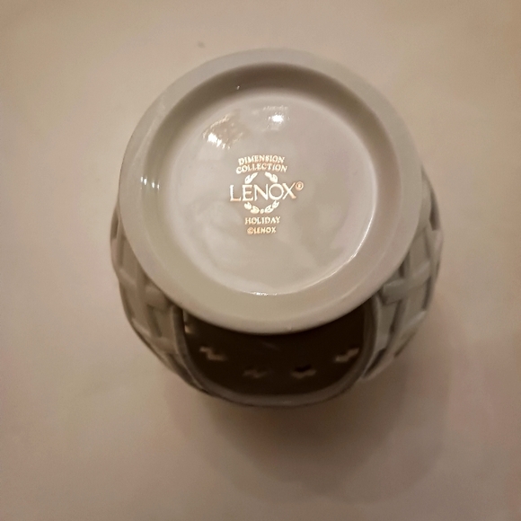 Lenox Porcelain Holiday Fragrance Warmer - Picture 4 of 4